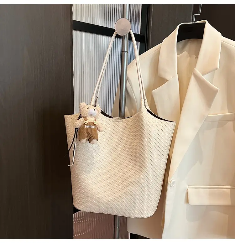 Women Woven Shoulder Bag Beige 2026 New Summer — feature 42