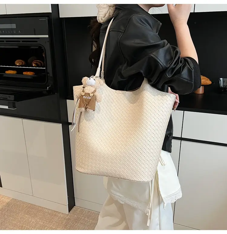 Women Woven Shoulder Bag Beige 2026 New Summer — feature 9