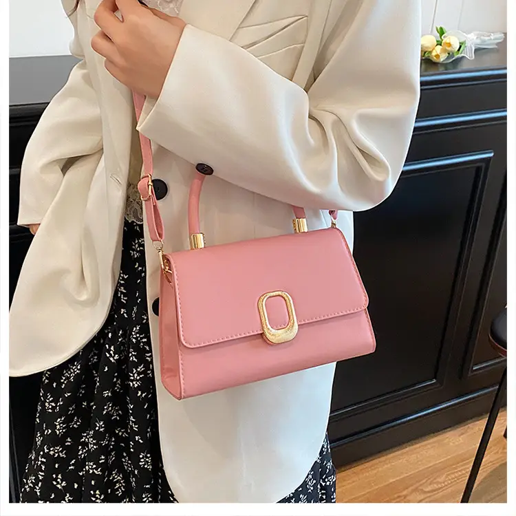 Black Korean Style Square Handbag with Gold Clasp — feature 30