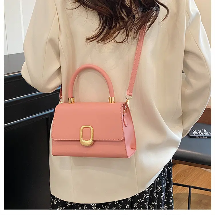 Black Korean Style Square Handbag with Gold Clasp — feature 32