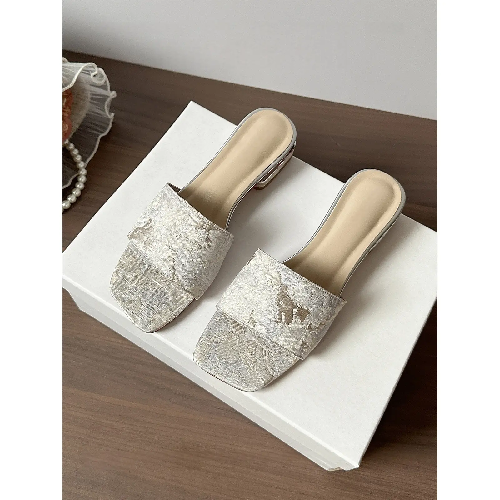 Elegant Chinese Style Flat Slippers for Women 2025 — feature 3