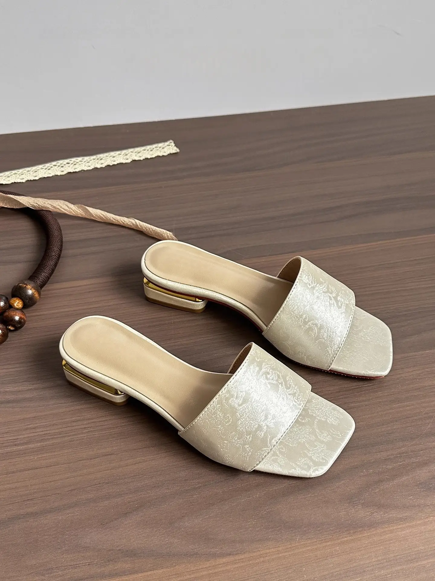 Elegant Chinese Style Flat Slippers for Women 2025 — feature 4