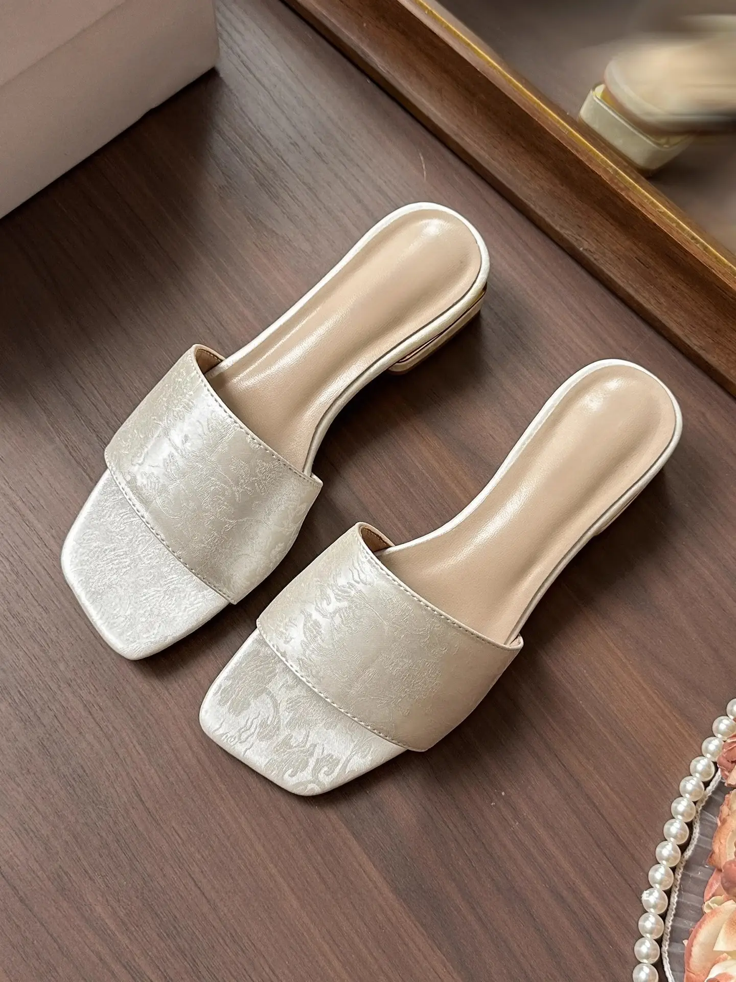 Elegant Chinese Style Flat Slippers for Women 2025 — feature 5
