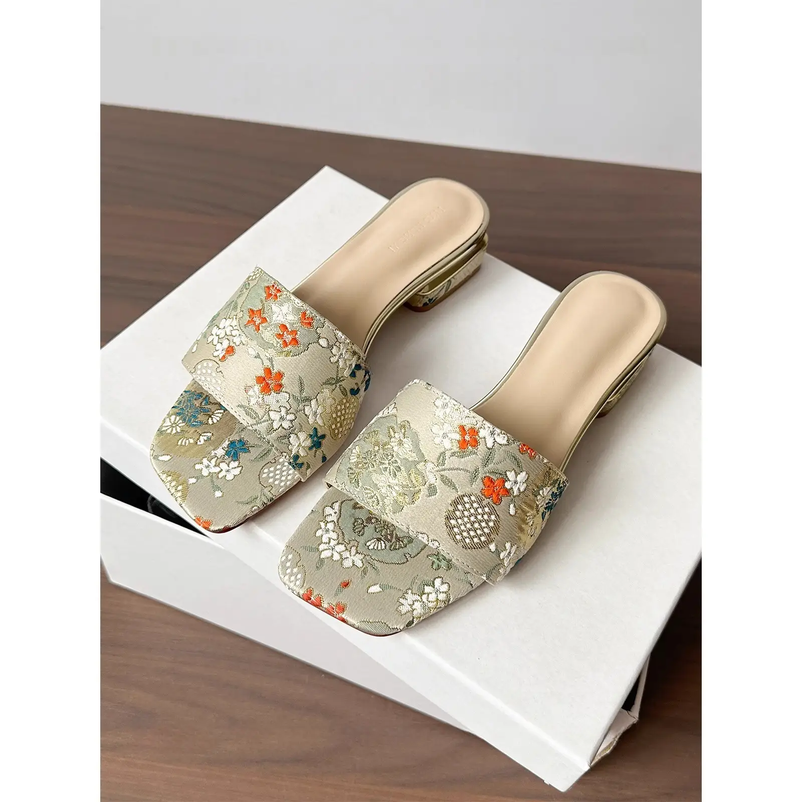 Elegant Chinese Style Flat Slippers for Women 2025 - Image 2