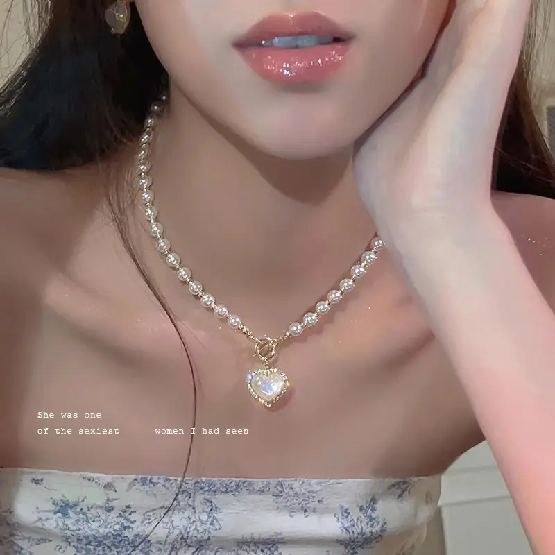 Luxury Pearl Clavicle Chain with Shaking Sound & Burst Effect — feature 19