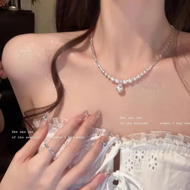Luxury Pearl Clavicle Chain with Shaking Sound & Burst Effect — feature 26