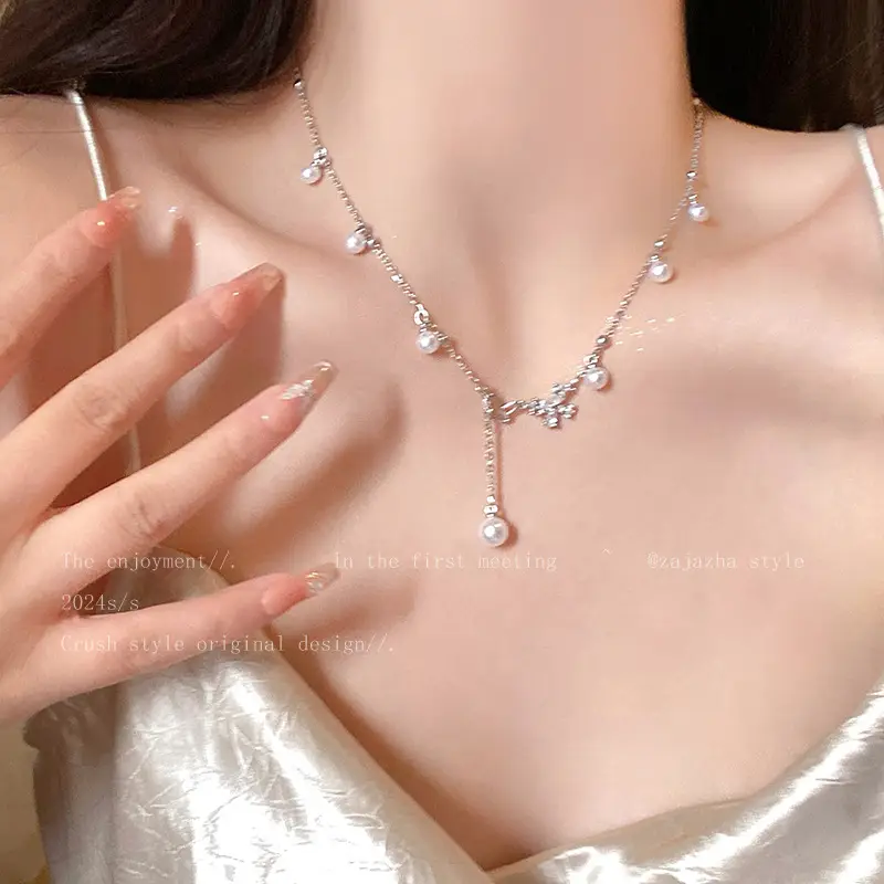Luxury Pearl Clavicle Chain with Shaking Sound & Burst Effect — feature 27