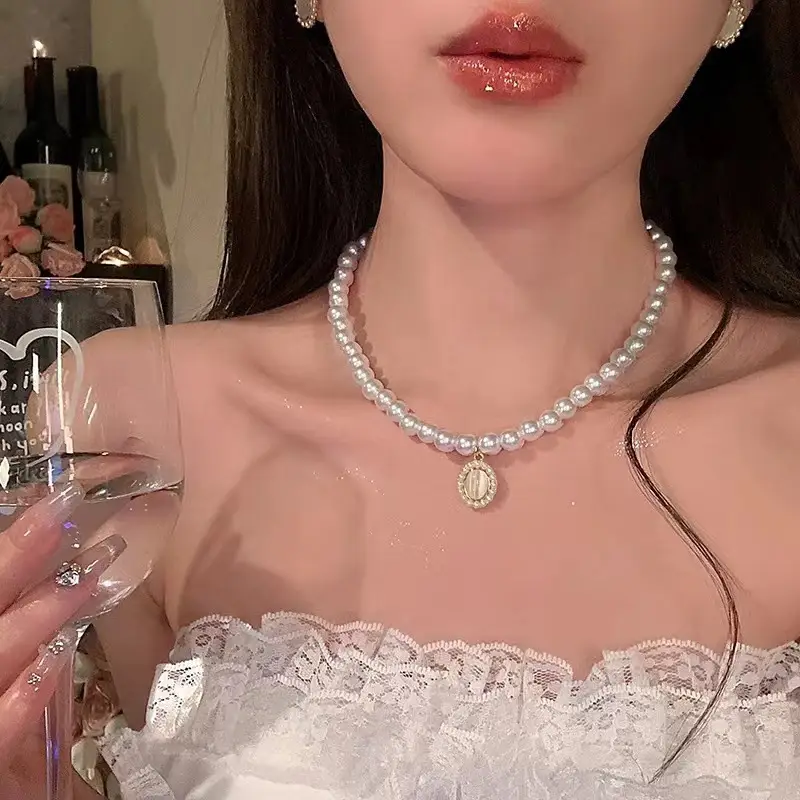 Luxury Pearl Clavicle Chain with Shaking Sound & Burst Effect - Image 6