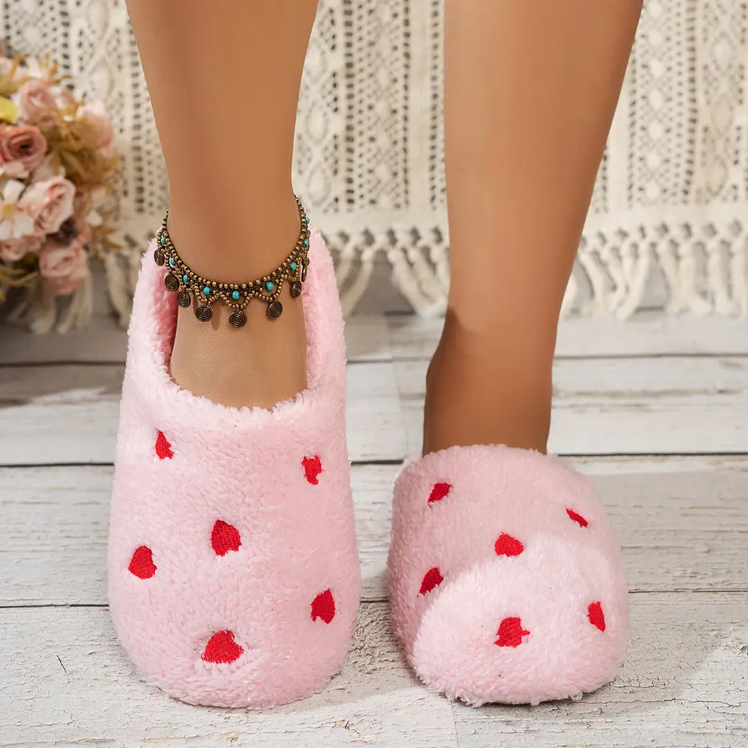 Cross-Border Small Heart-Shaped Soft-Soled Cotton Slippers, Warm and Comfortable, Winter Indoor Home Flat-Soled, Export Wholesale, Closed-Toe, Simple Design