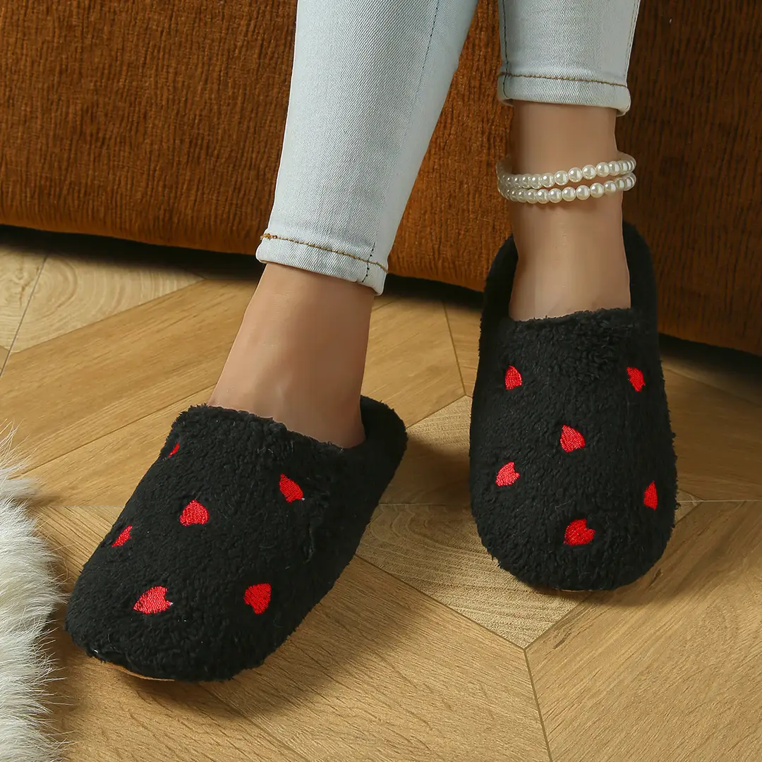 Cross-Border Small Heart-Shaped Soft-Soled Cotton Slippers, Warm and Comfortable, Winter Indoor Home Flat-Soled, Export Wholesale, Closed-Toe, Simple Design
