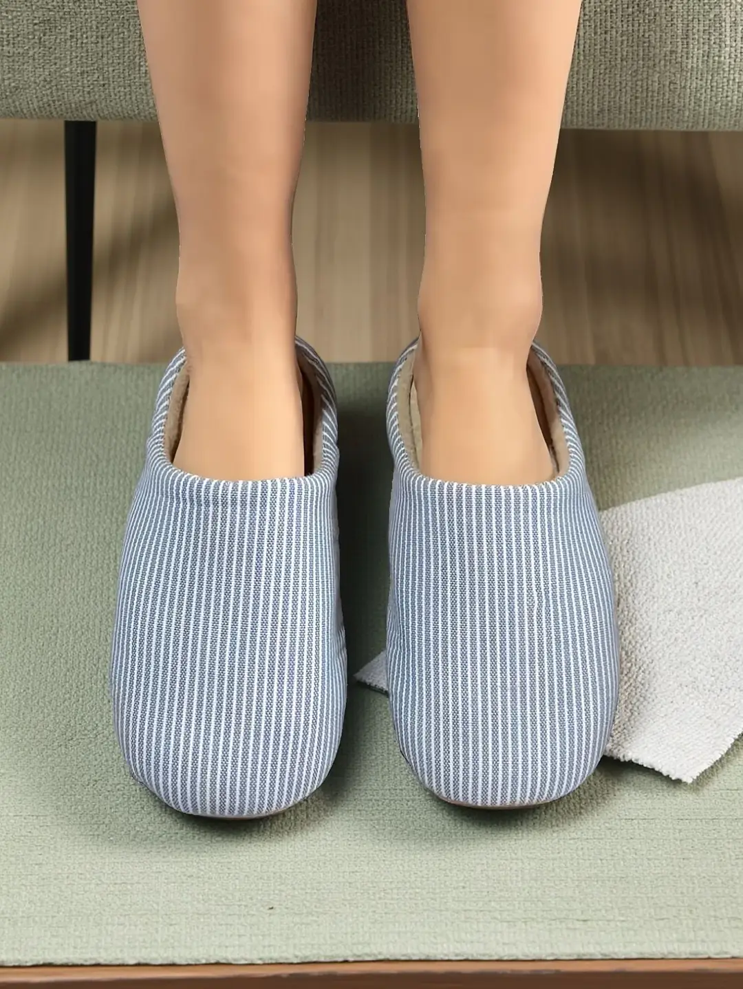 Cross-Border Small Heart-Shaped Soft-Soled Cotton Slippers, Warm and Comfortable, Winter Indoor Home Flat-Soled, Export Wholesale, Closed-Toe, Simple Design