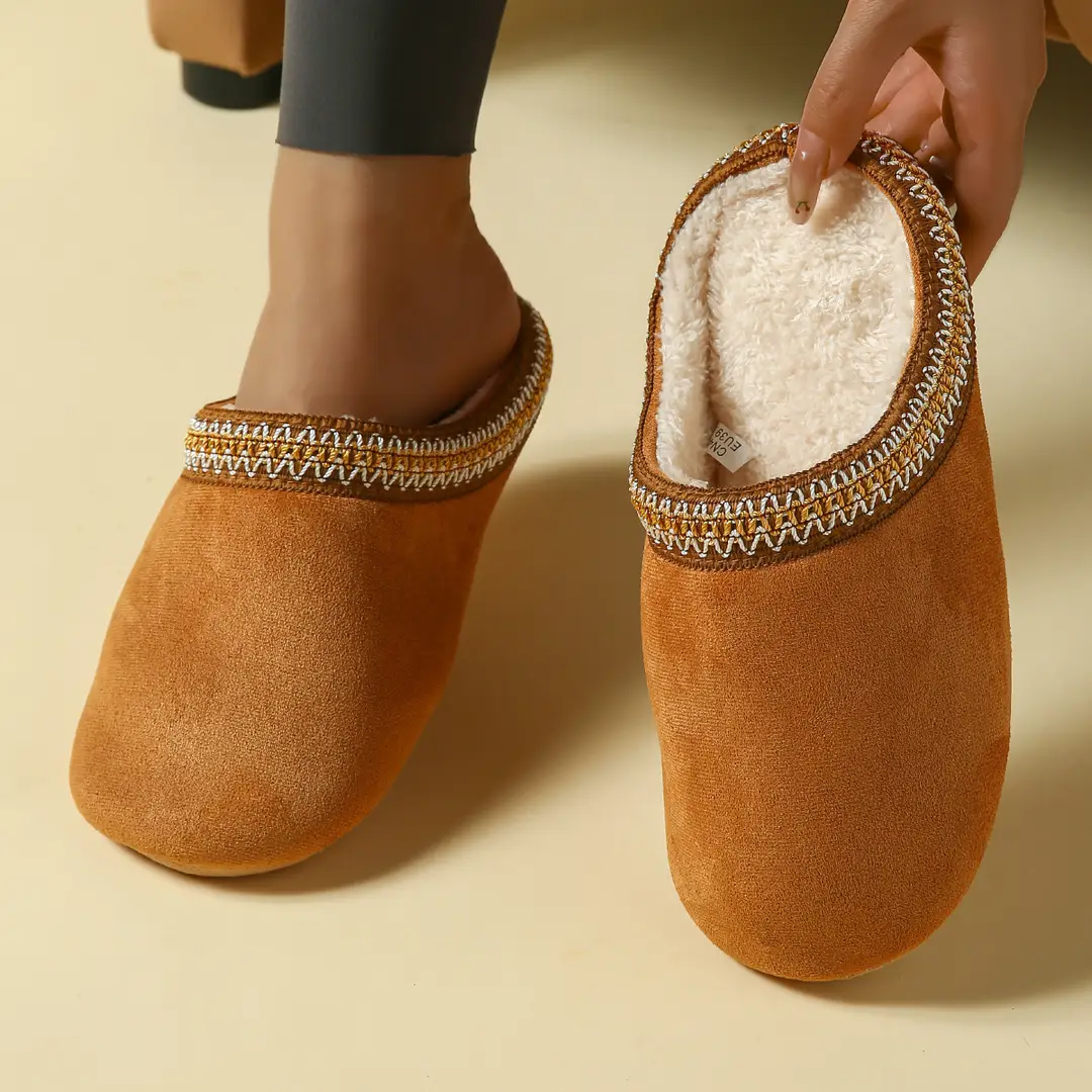 Cross-Border Small Heart-Shaped Soft-Soled Cotton Slippers, Warm and Comfortable, Winter Indoor Home Flat-Soled, Export Wholesale, Closed-Toe, Simple Design