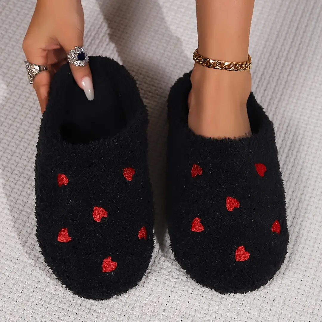 Cross-Border Small Heart-Shaped Soft-Soled Cotton Slippers, Warm and Comfortable, Winter Indoor Home Flat-Soled, Export Wholesale, Closed-Toe, Simple Design