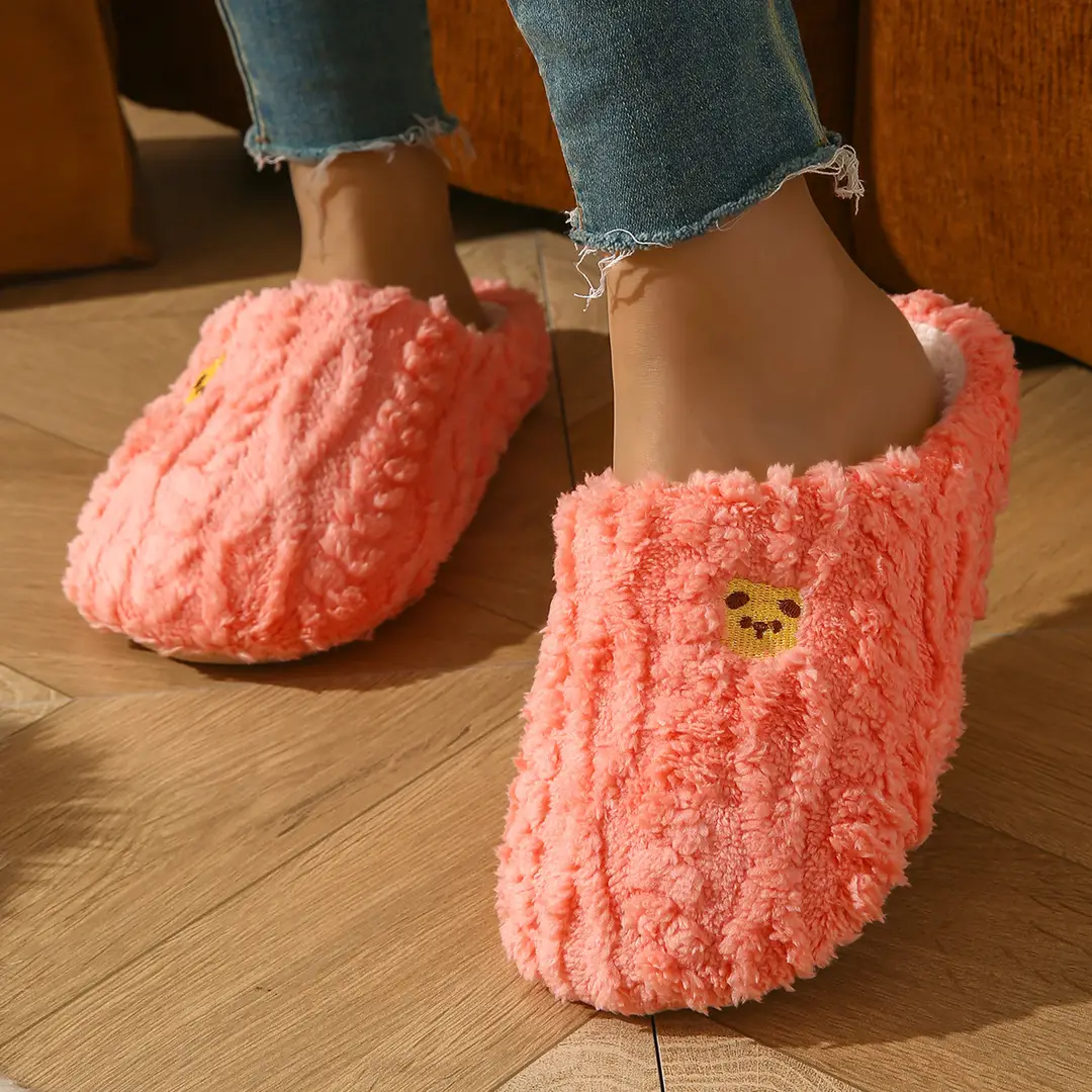 Cross-Border Small Heart-Shaped Soft-Soled Cotton Slippers, Warm and Comfortable, Winter Indoor Home Flat-Soled, Export Wholesale, Closed-Toe, Simple Design