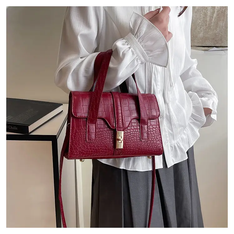 2025 Red Crocodile Bag for Women Commuter Shoulder Crossbody — feature 15