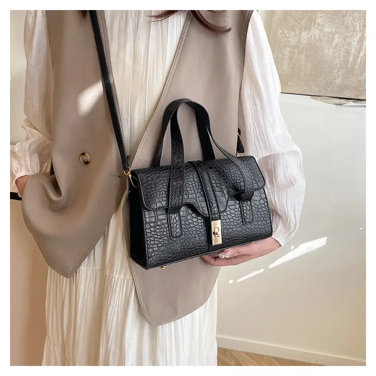 2025 Red Crocodile Bag for Women Commuter Shoulder Crossbody — feature 19