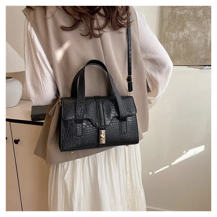 2025 Red Crocodile Bag for Women Commuter Shoulder Crossbody — feature 20