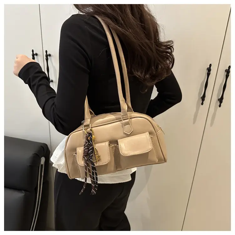 Vintage Distinctive Commuter Handbag 2025 New — feature 13