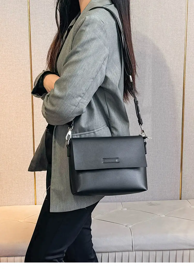 Black Leather Crossbody Bag for Women 2025 New Style — feature 2