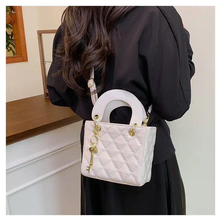 Black Rhombic Textured Handbag with Gold Chain — feature 15
