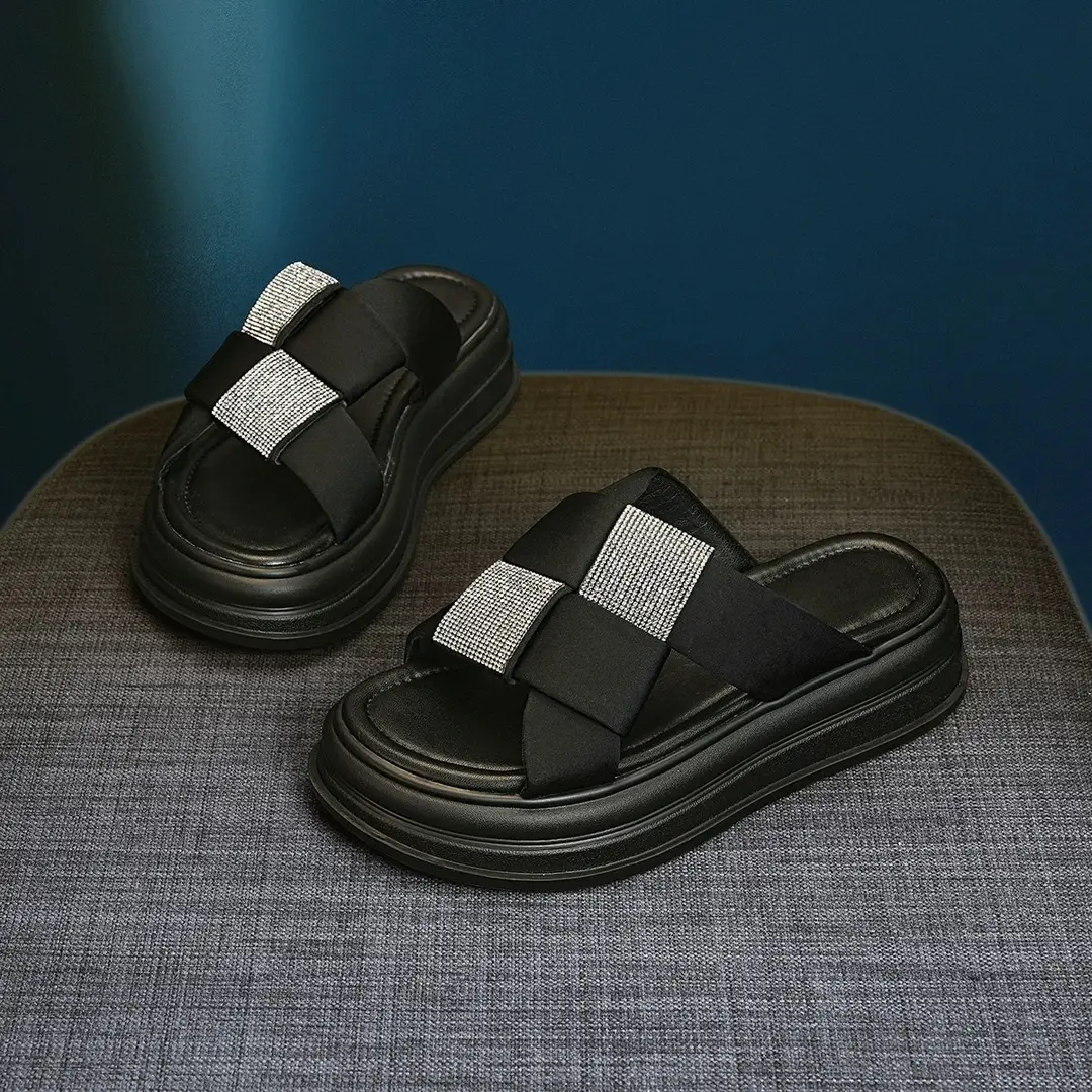 Casual Thick-soled Sandals and Slippers for Women 2025 New Summer High-end Sense Roman Rhinestone Slippers Elegant Fairy Style - Image 2
