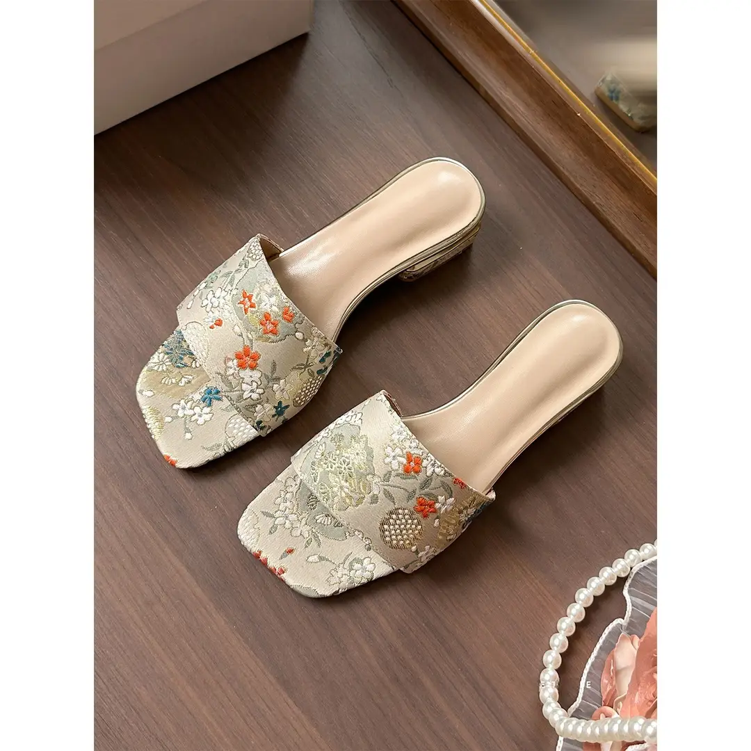 2026 Spring and Summer Fashionable Outdoor Flat Sandals New Chinese Style Versatile Chunky Heel Slippers for Women