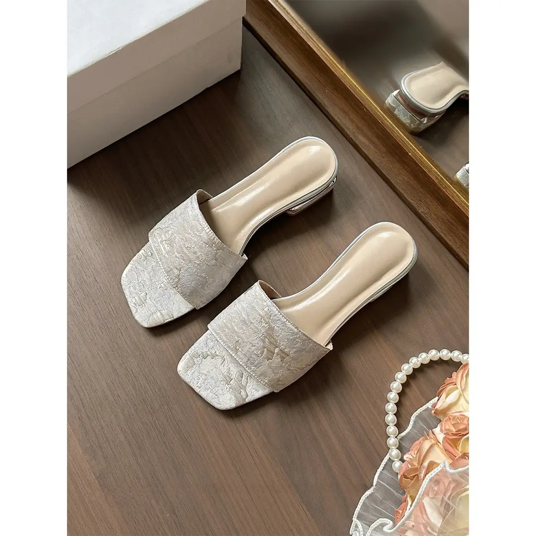 2026 Spring and Summer Fashionable Outdoor Flat Sandals New Chinese Style Versatile Chunky Heel Slippers for Women