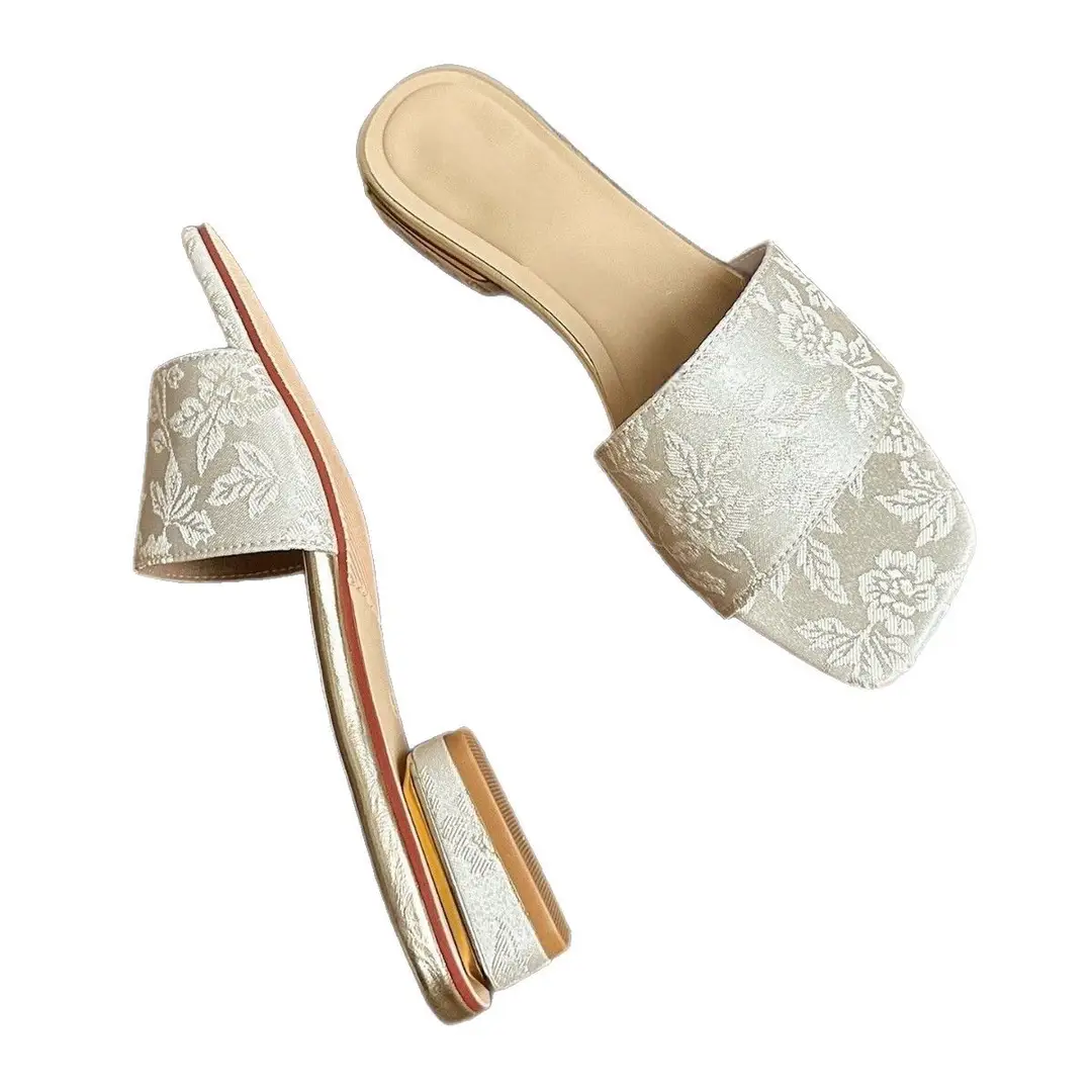 2026 Spring and Summer Fashionable Outdoor Flat Sandals New Chinese Style Versatile Chunky Heel Slippers for Women