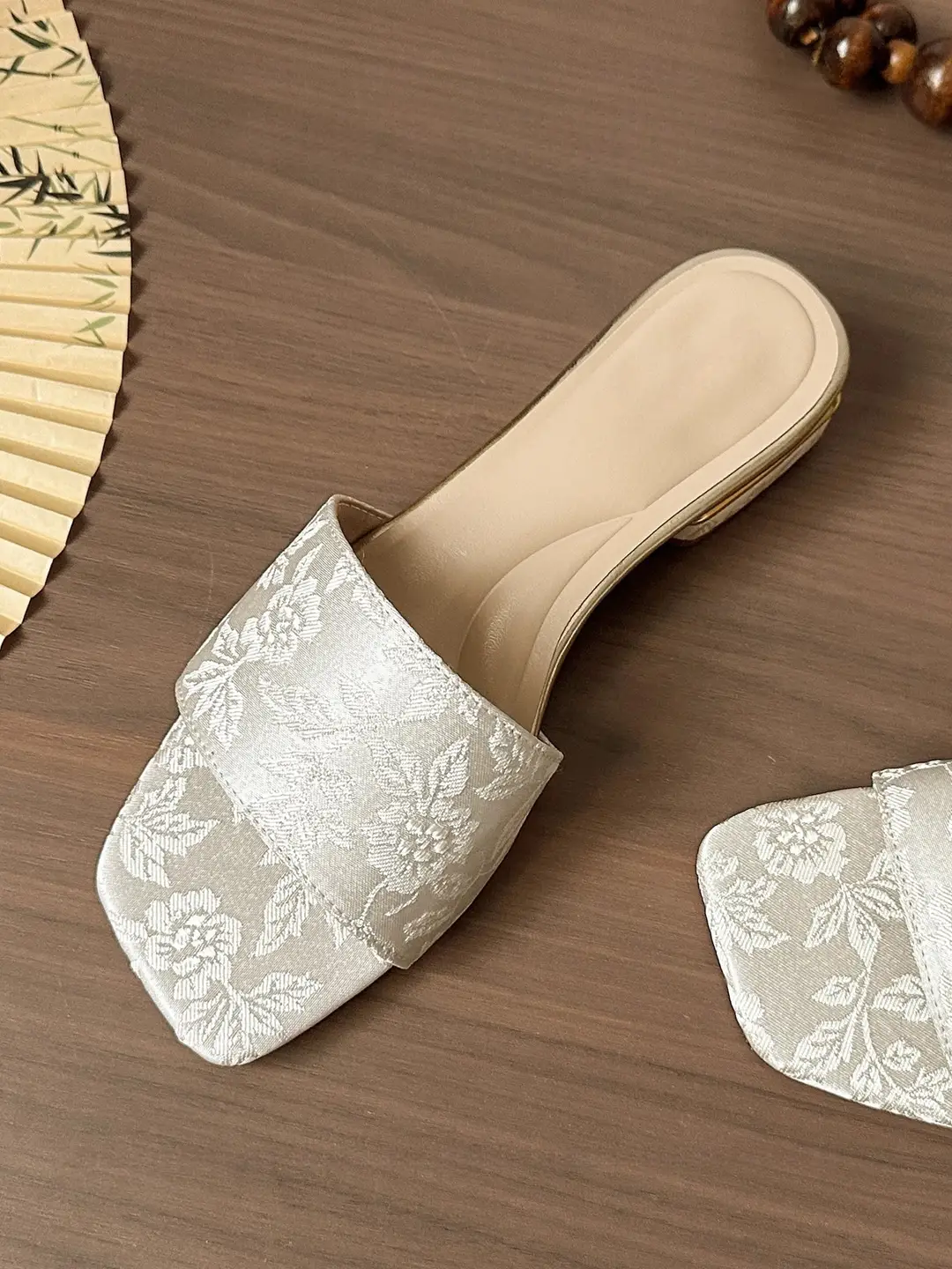 2026 Spring and Summer Fashionable Outdoor Flat Sandals New Chinese Style Versatile Chunky Heel Slippers for Women — feature 4