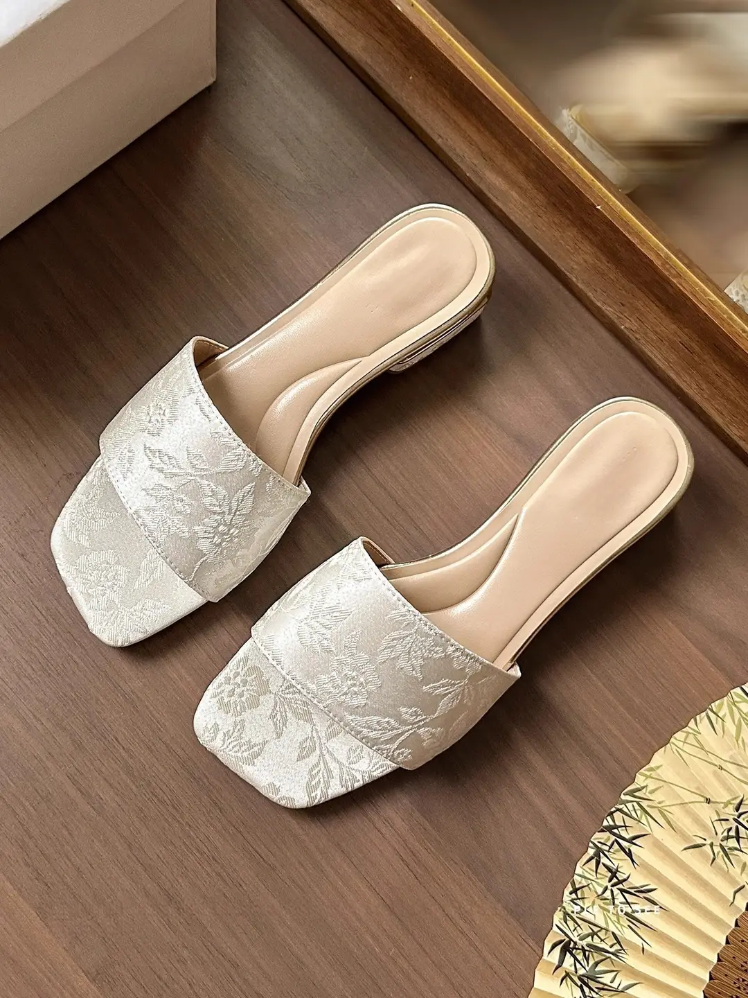 2026 Spring and Summer Fashionable Outdoor Flat Sandals New Chinese Style Versatile Chunky Heel Slippers for Women — feature 6