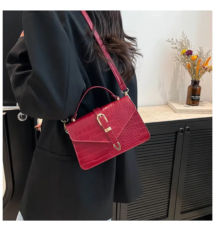2025 Croc Pattern Shoulder Crossbody Bag Brown White Black β feature 11