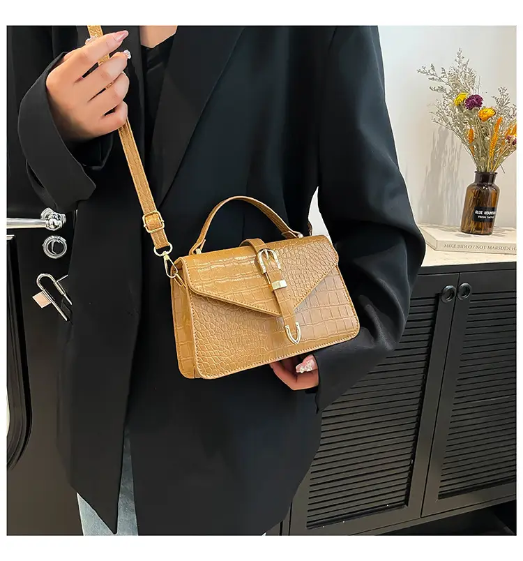 2025 Croc Pattern Shoulder Crossbody Bag Brown White Black β feature 14
