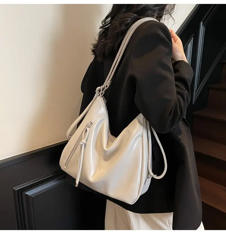 Korean Style Gold Leather Tote Bag 2025 — feature 13