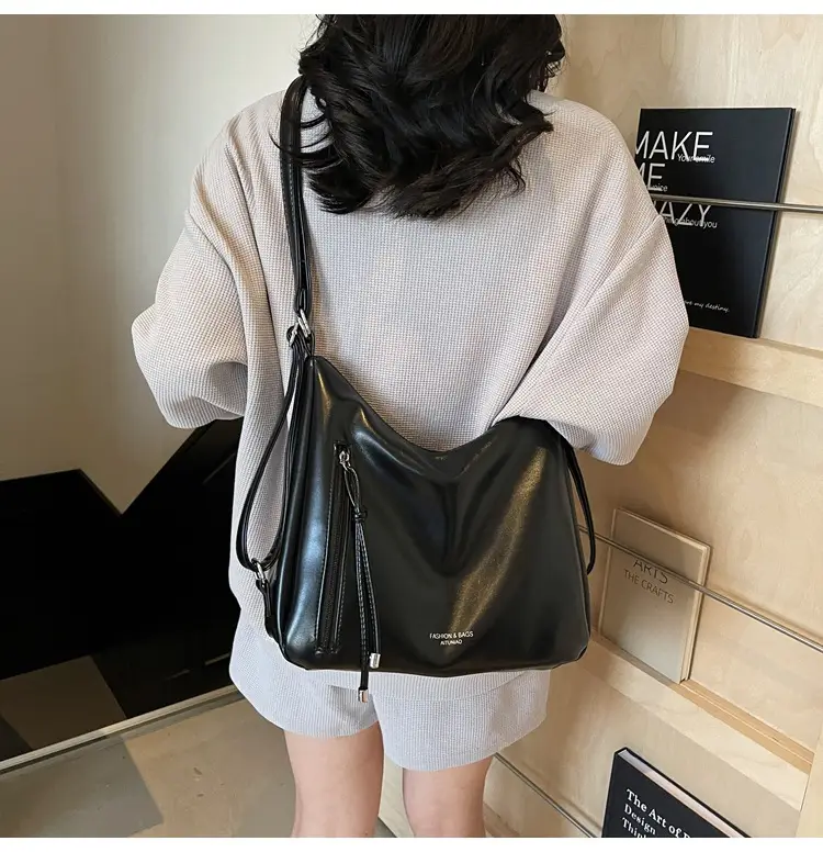 Korean Style Gold Leather Tote Bag 2025 — feature 16