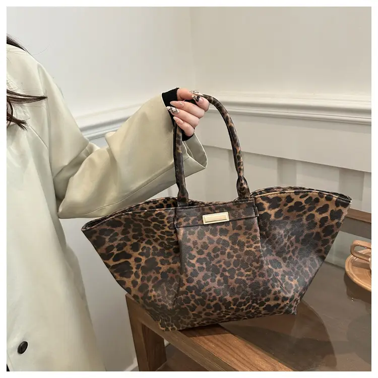 2025 Leopard Print Large Shoulder Bag for Women — feature 14