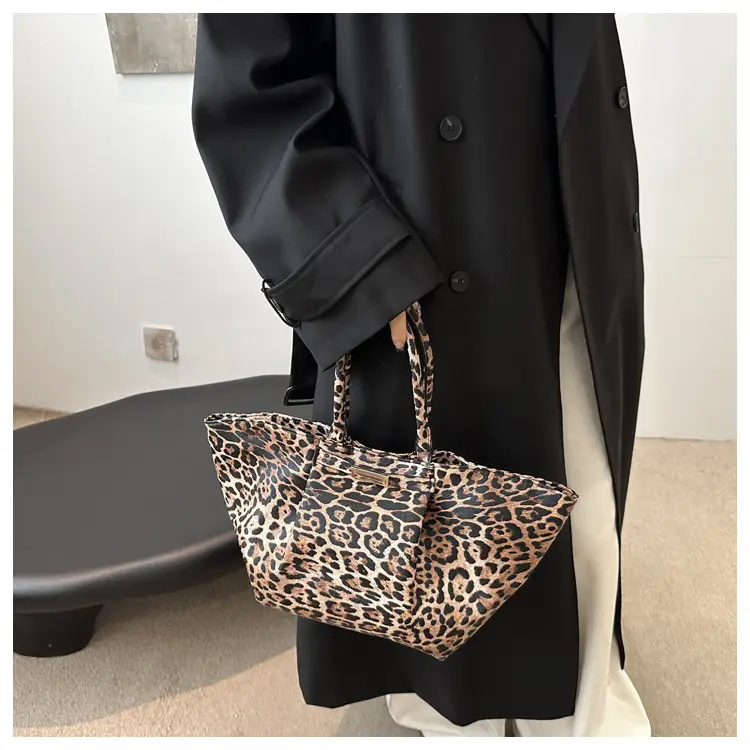 2025 Leopard Print Large Shoulder Bag for Women — feature 16
