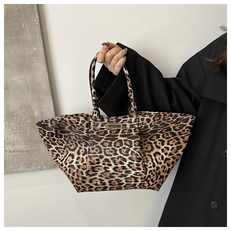 2025 Leopard Print Large Shoulder Bag for Women — feature 18