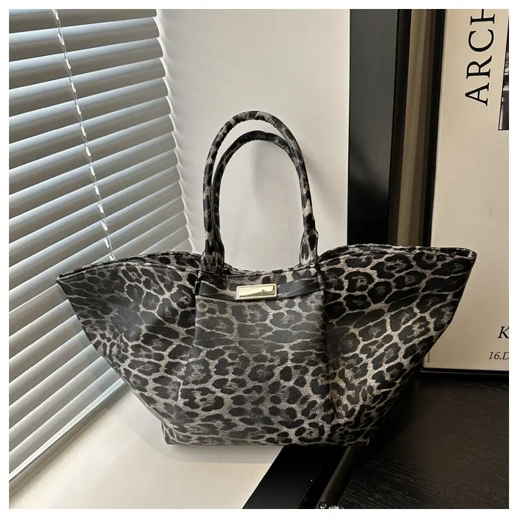2025 Leopard Print Large Shoulder Bag for Women — feature 22