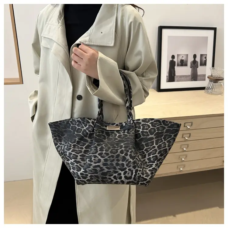 2025 Leopard Print Large Shoulder Bag for Women — feature 7