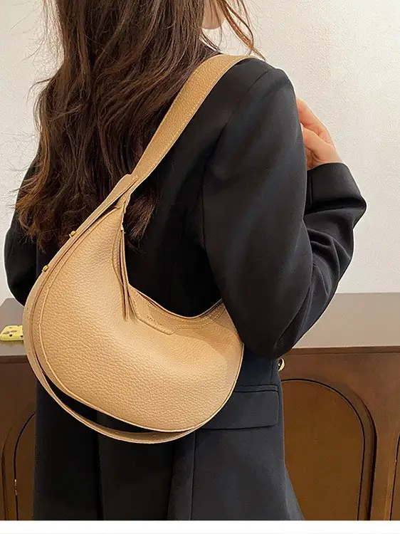 Minimalist Brown Leather Shoulder Bag with Adjustable Strap