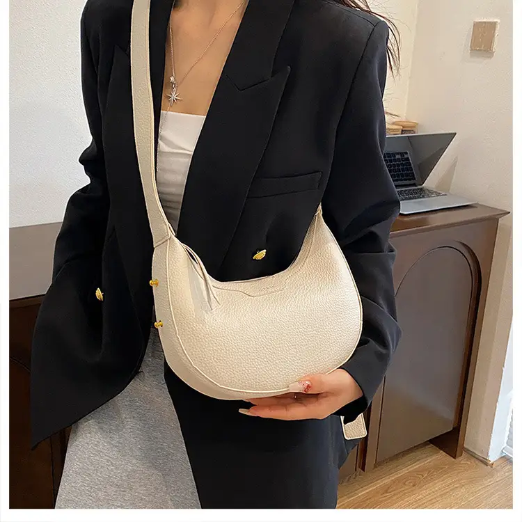 Minimalist Brown Leather Shoulder Bag with Adjustable Strap — feature 12