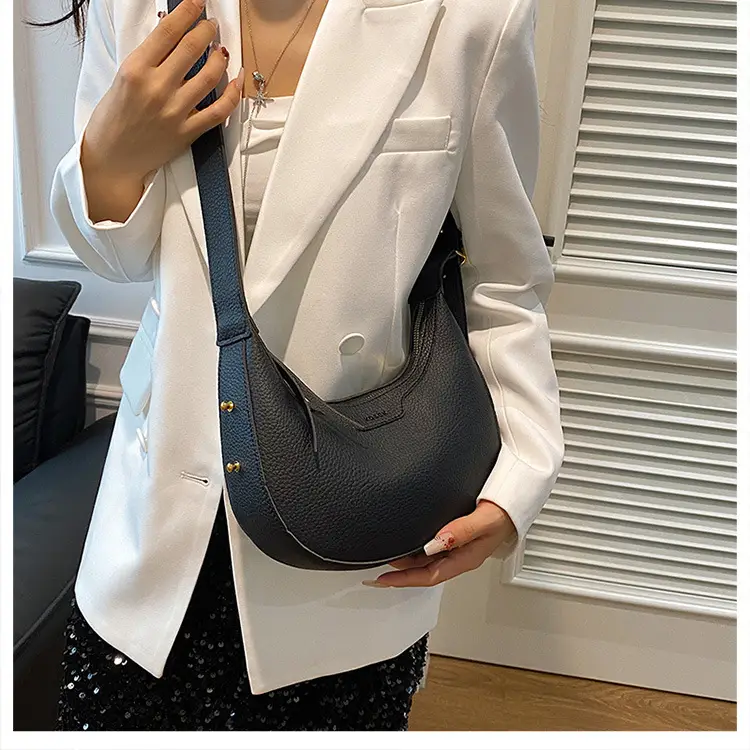 Minimalist Brown Leather Shoulder Bag with Adjustable Strap — feature 18
