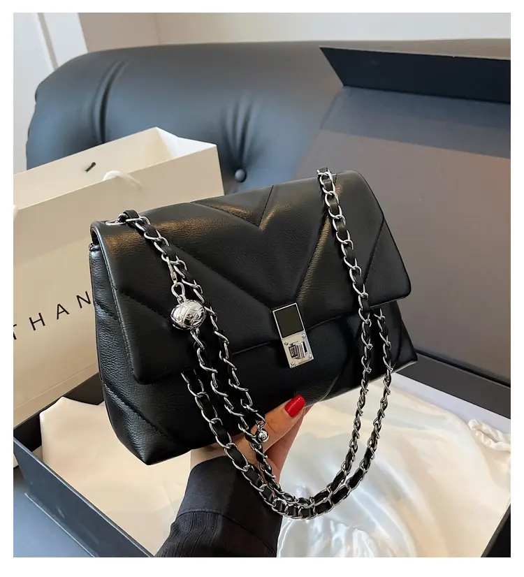 White Embroidered Chain Shoulder Bag for Women 2026 — feature 1