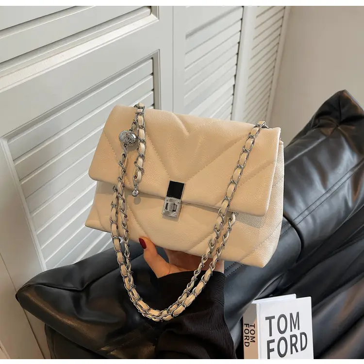White Embroidered Chain Shoulder Bag for Women 2026 — feature 9