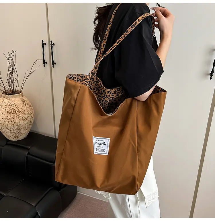 Women Leopard Print Canvas Shoulder Bag 2025 — feature 12