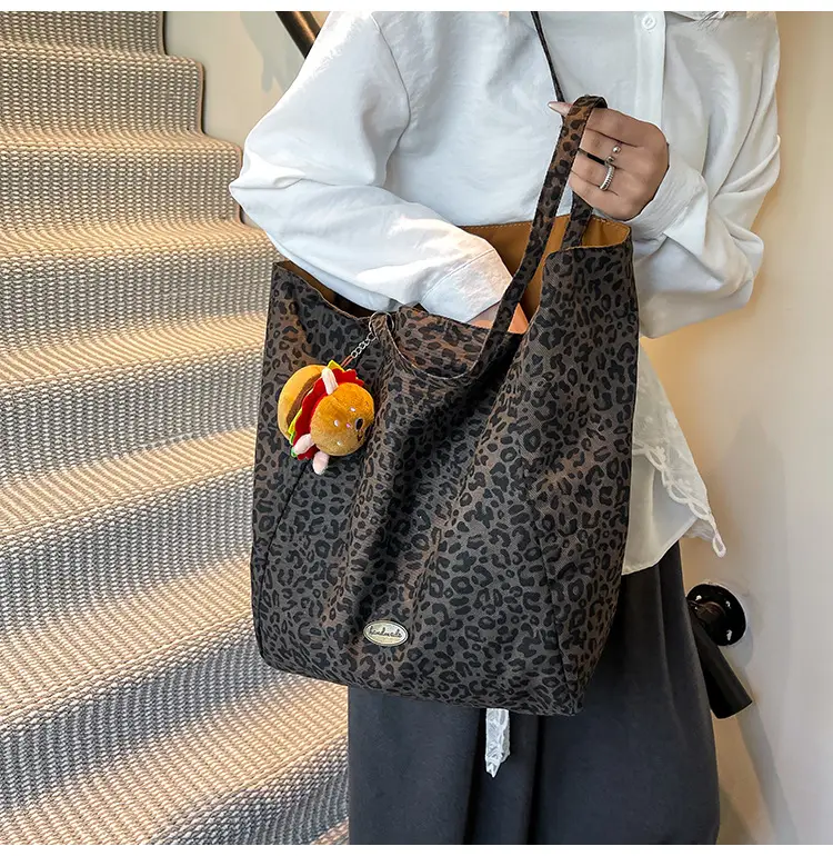 Women Leopard Print Canvas Shoulder Bag 2025 — feature 19