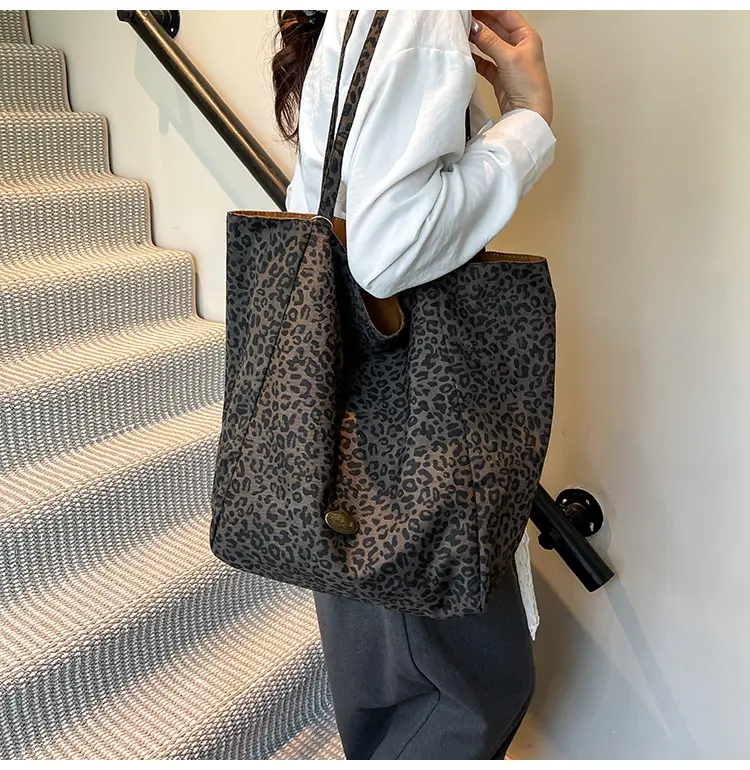 Women Leopard Print Canvas Shoulder Bag 2025 — feature 21