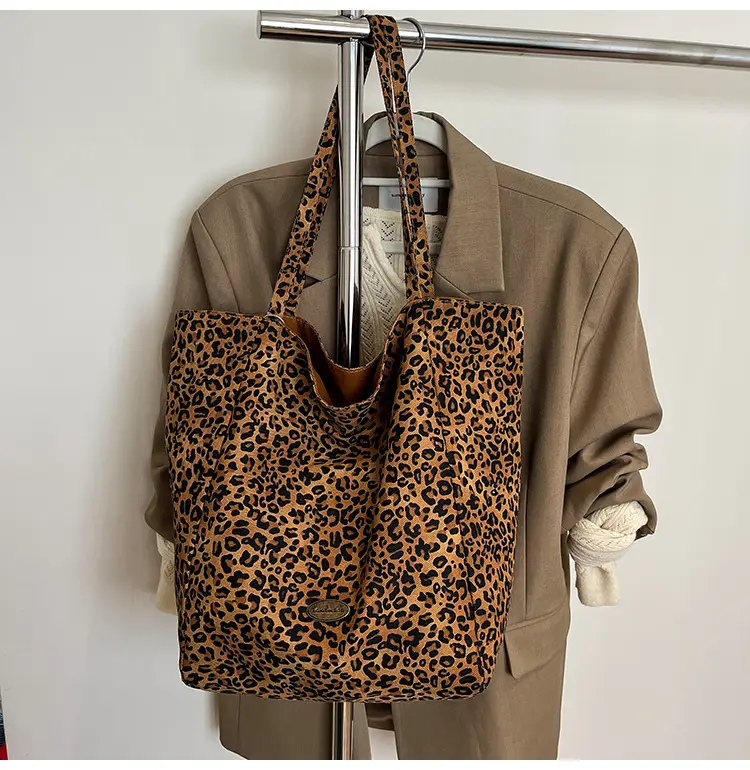 Women Leopard Print Canvas Shoulder Bag 2025 — feature 5