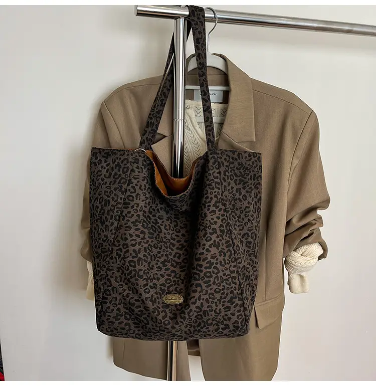 Women Leopard Print Canvas Shoulder Bag 2025 — feature 6