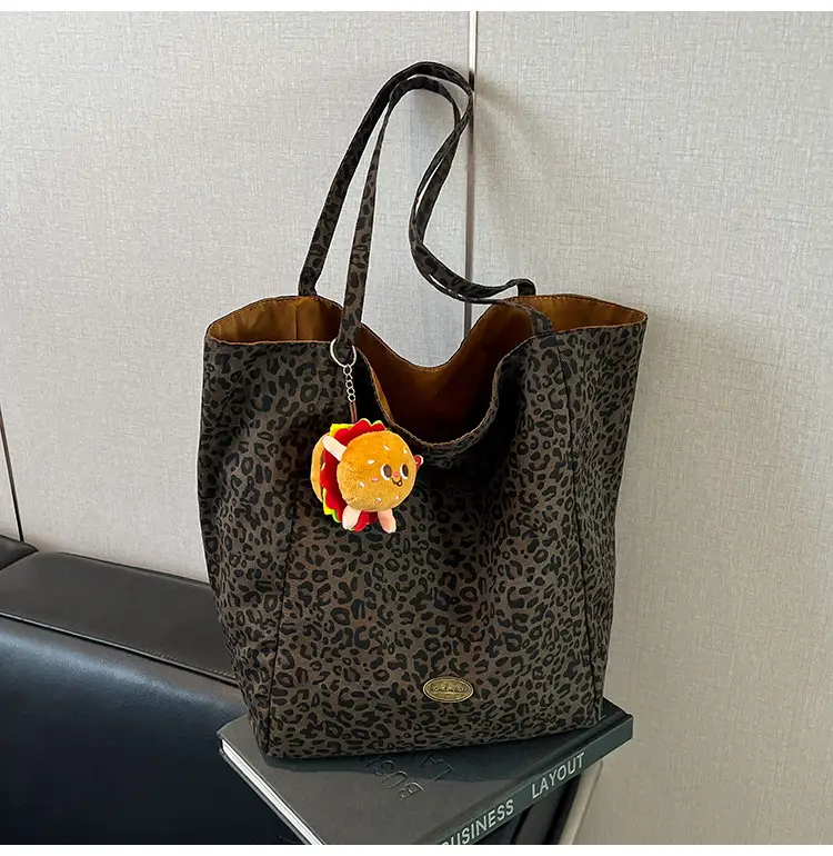Women Leopard Print Canvas Shoulder Bag 2025 — feature 7